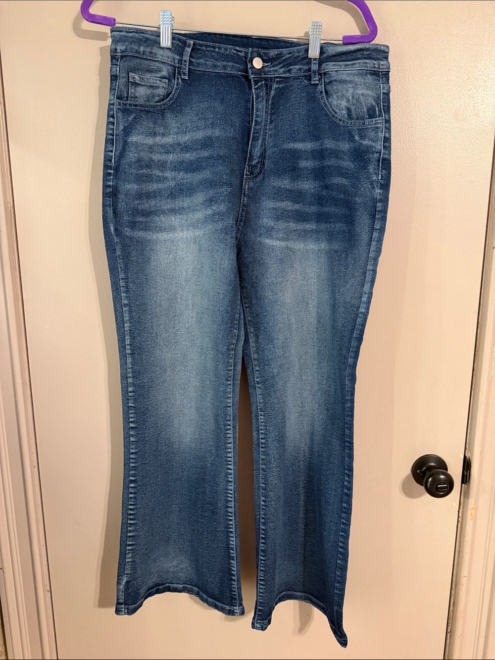 Women's Boot Cut Jeans in Medium Blue
